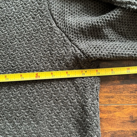 LL Bean Grey Cardigan - Picture 4 of 9
